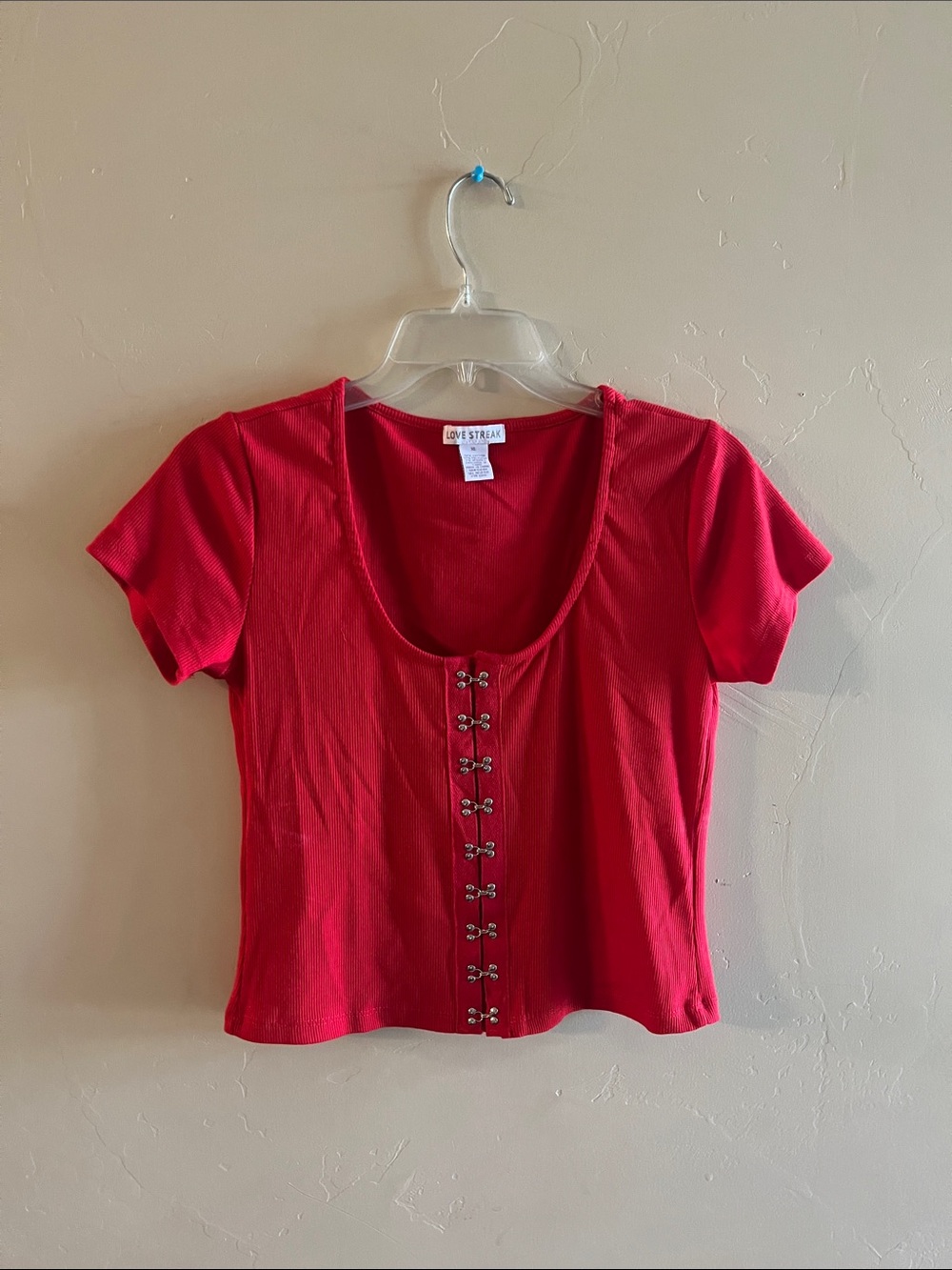 Love Stream Red Short Sleeve Scoop Neck Hook-Front Tee
